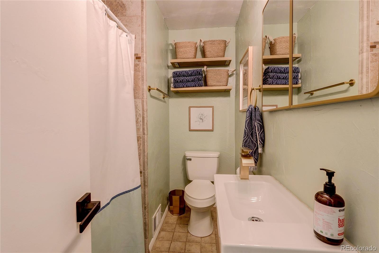480 E Briarwood Drive Centennial CO 80122