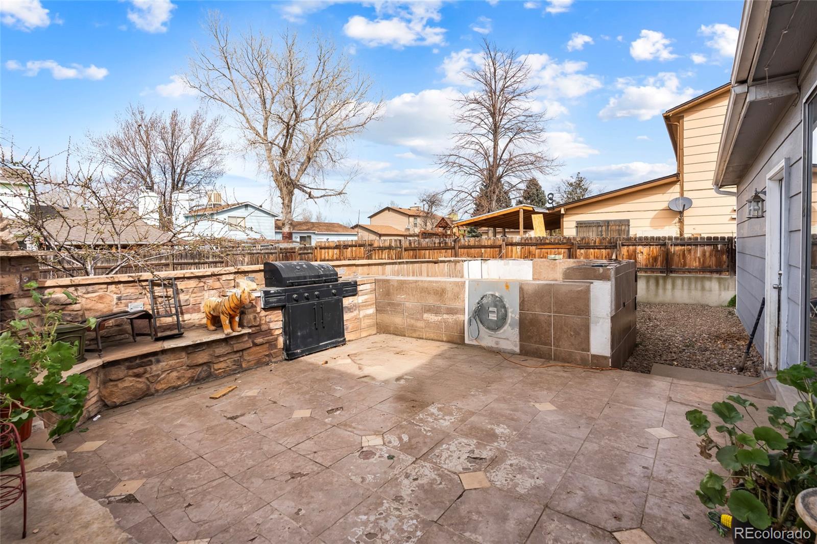 4609 Fontana Way Denver CO 80239