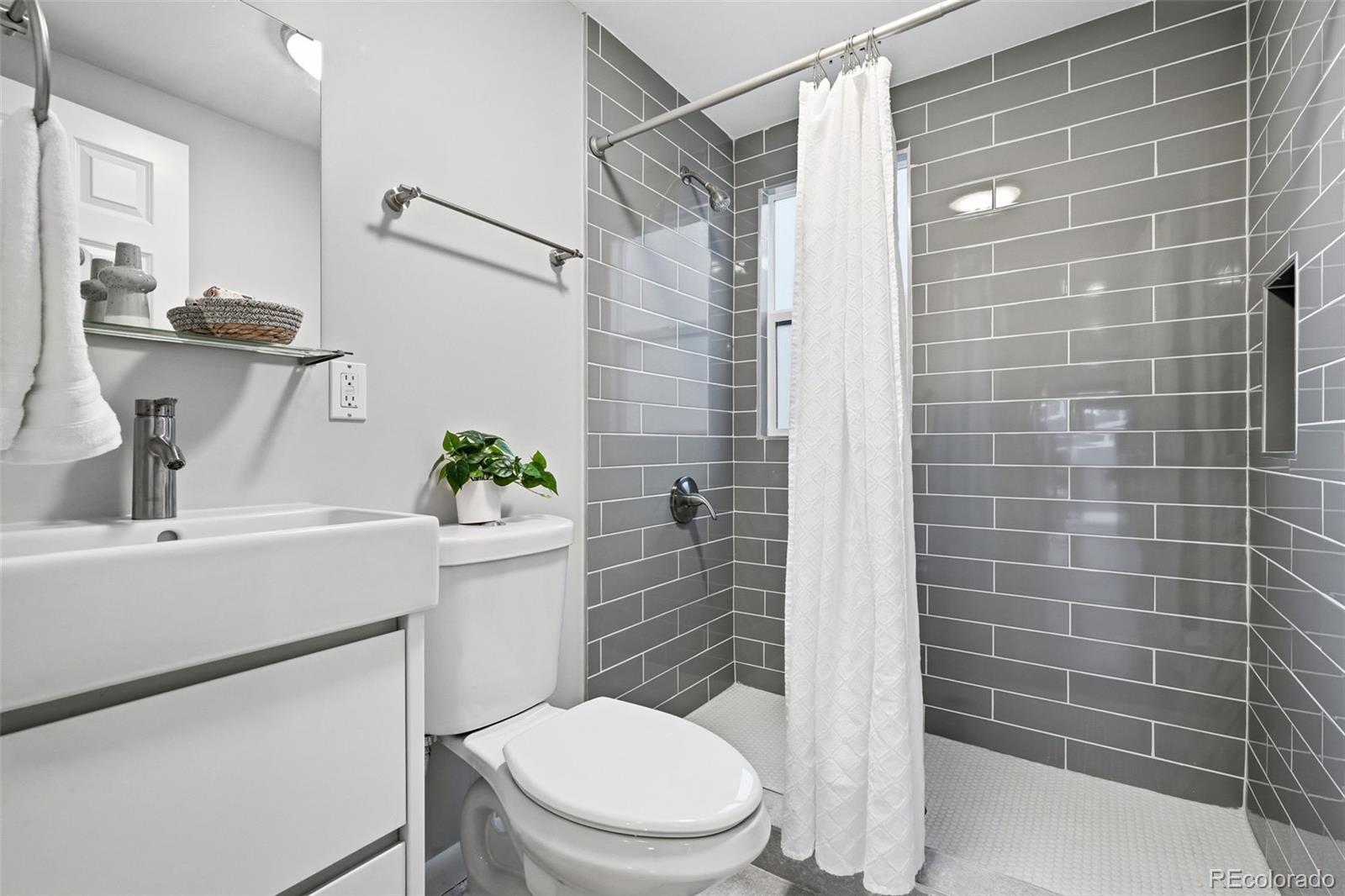 8035 W 9th Avenue Lakewood CO 80214