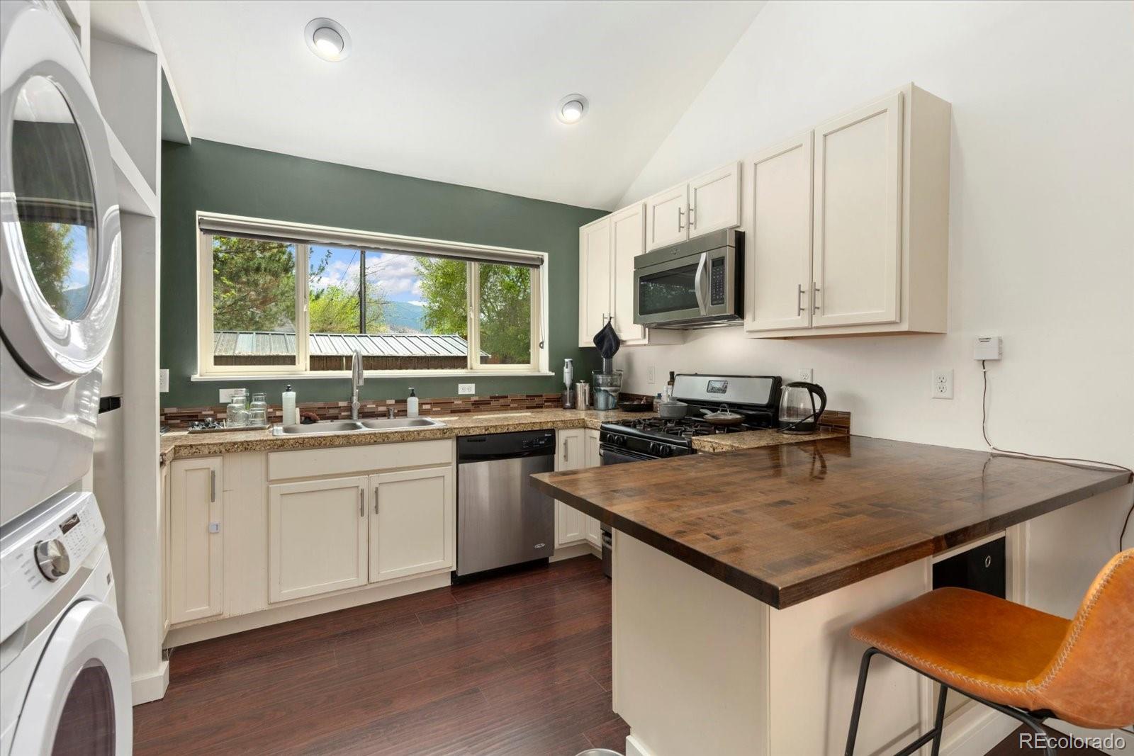 325 & 325 1/2 E 11th Street Salida CO 81201