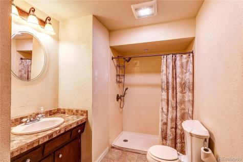 233 Nome Street Aurora CO 80010