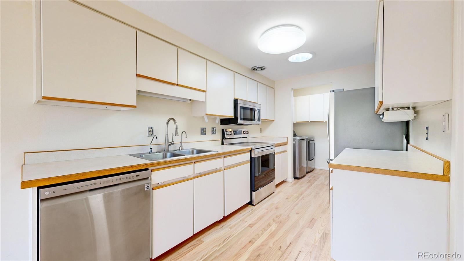 153 S Vance Court Lakewood CO 80226