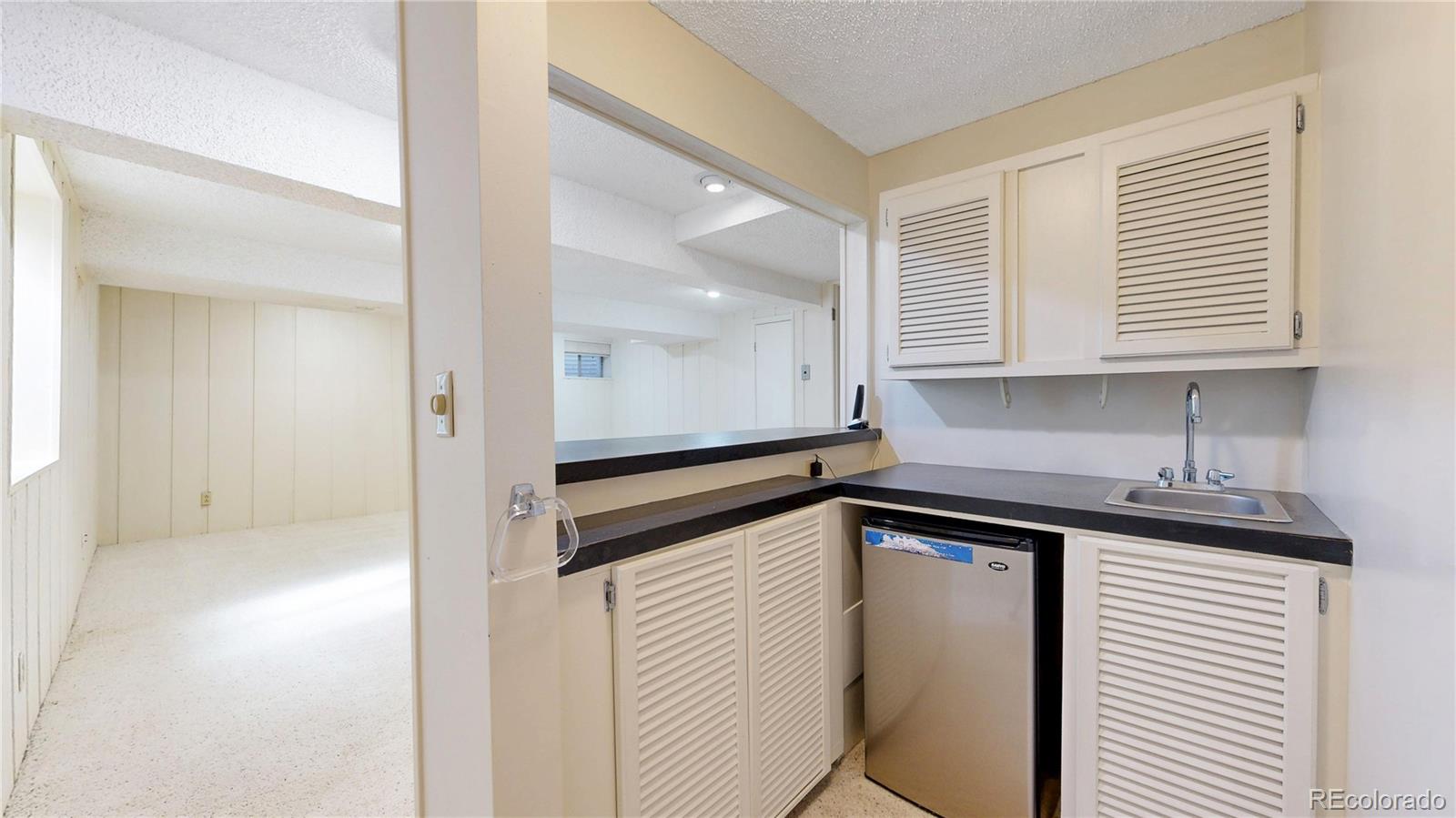 153 S Vance Court Lakewood CO 80226