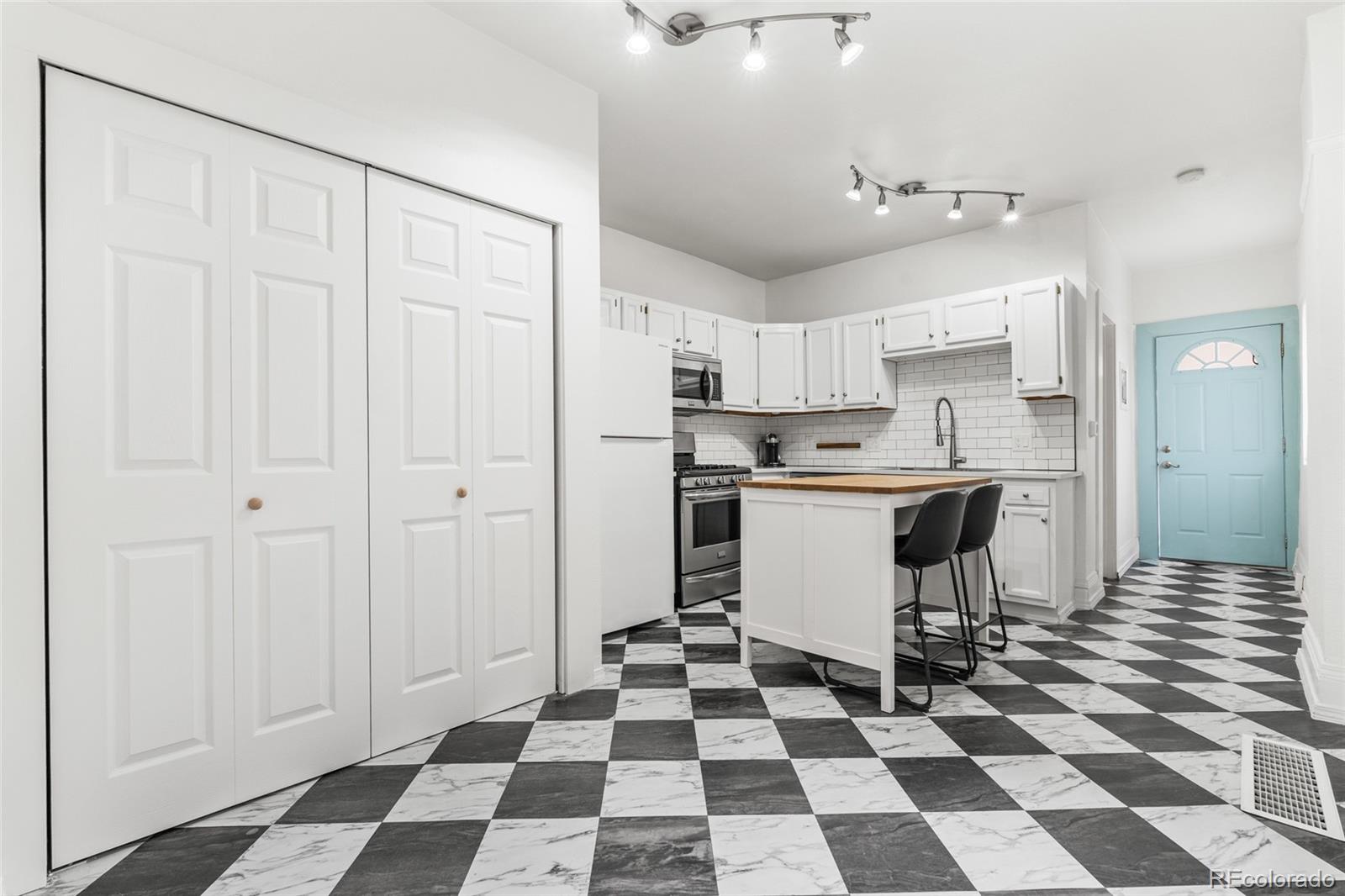 2465 W Caithness Place Denver CO 80211