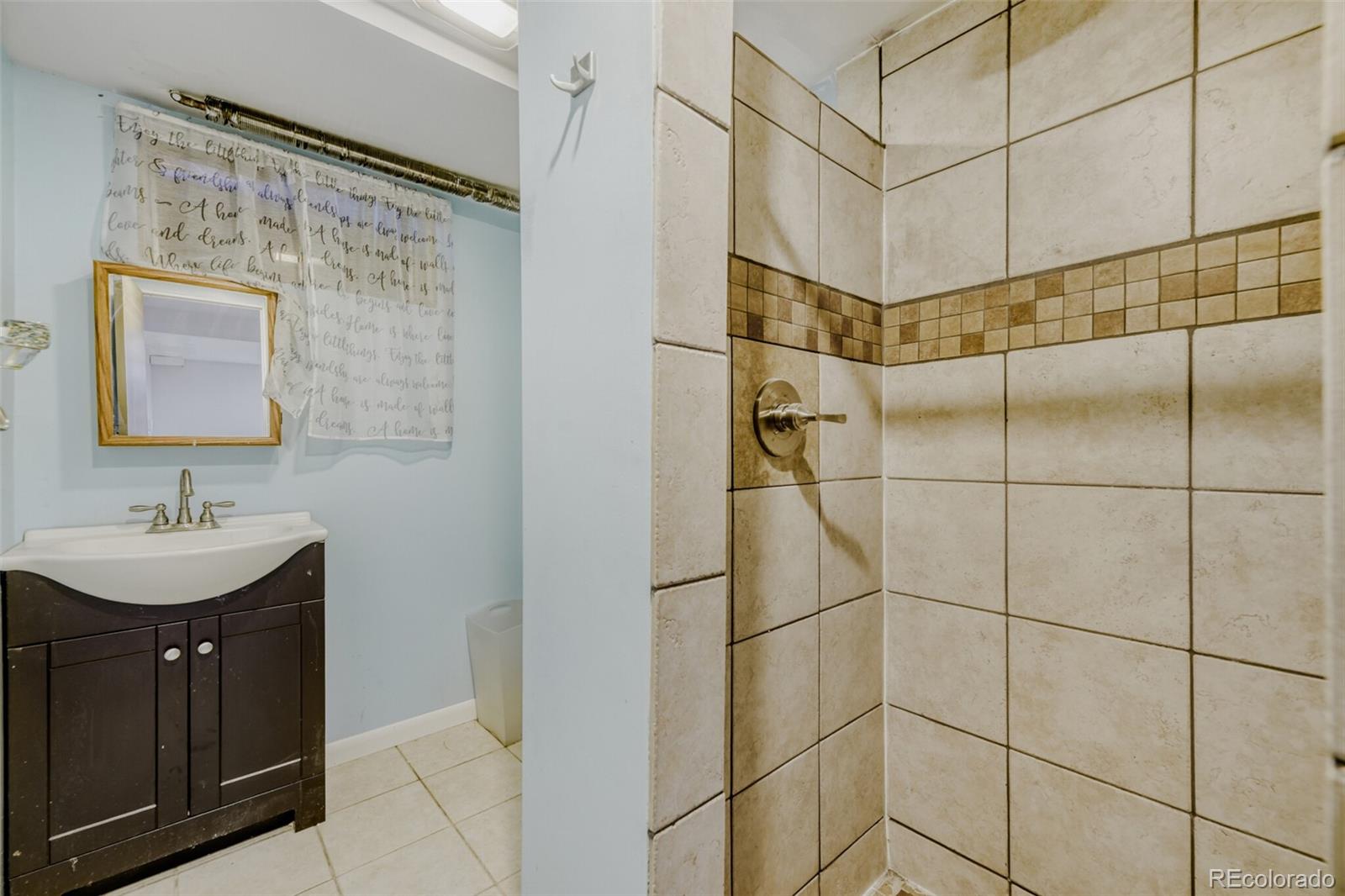 1147 S Kendall Court Lakewood CO 80232