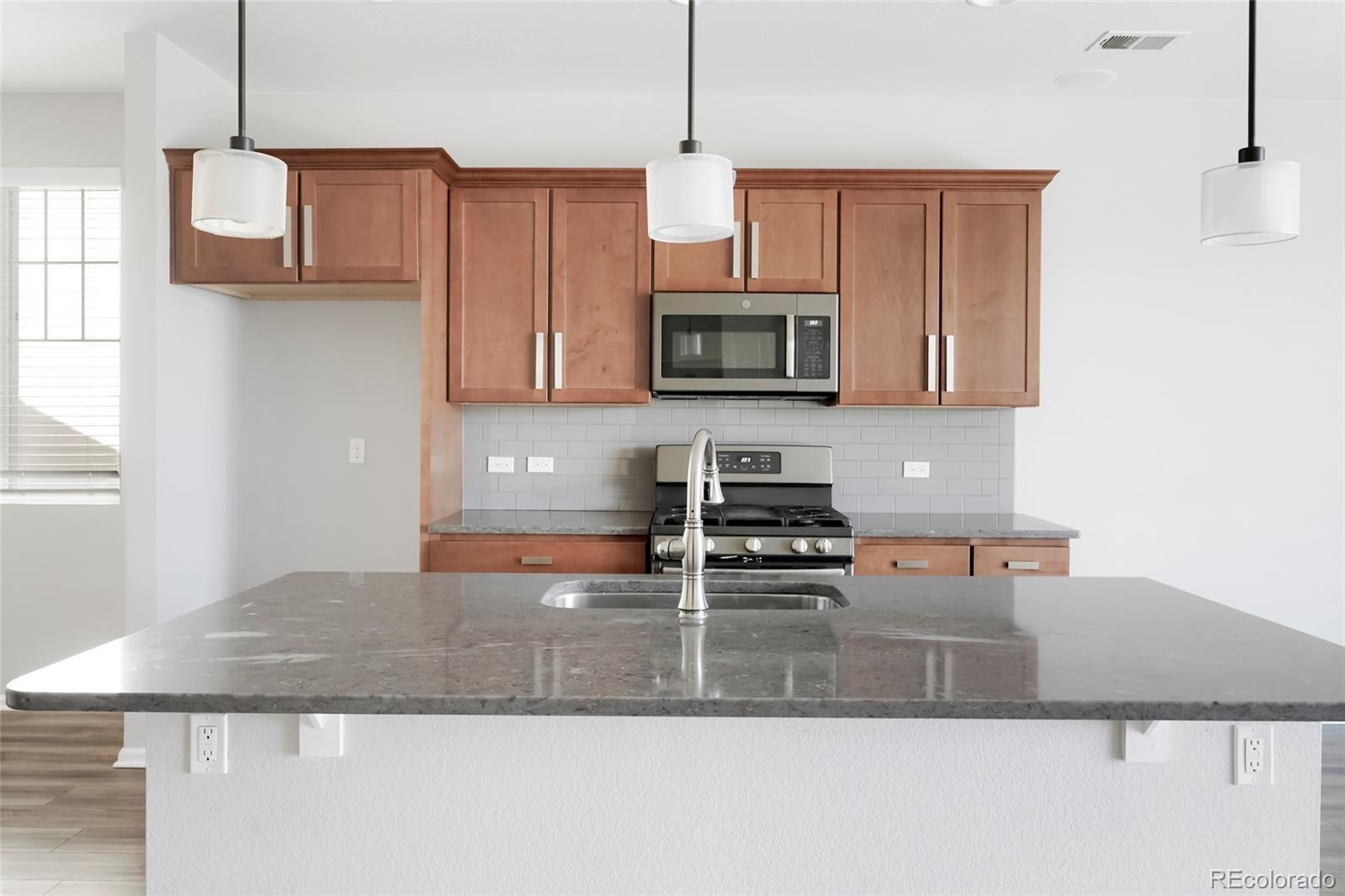 10526 Akron Street Commerce City CO 80640