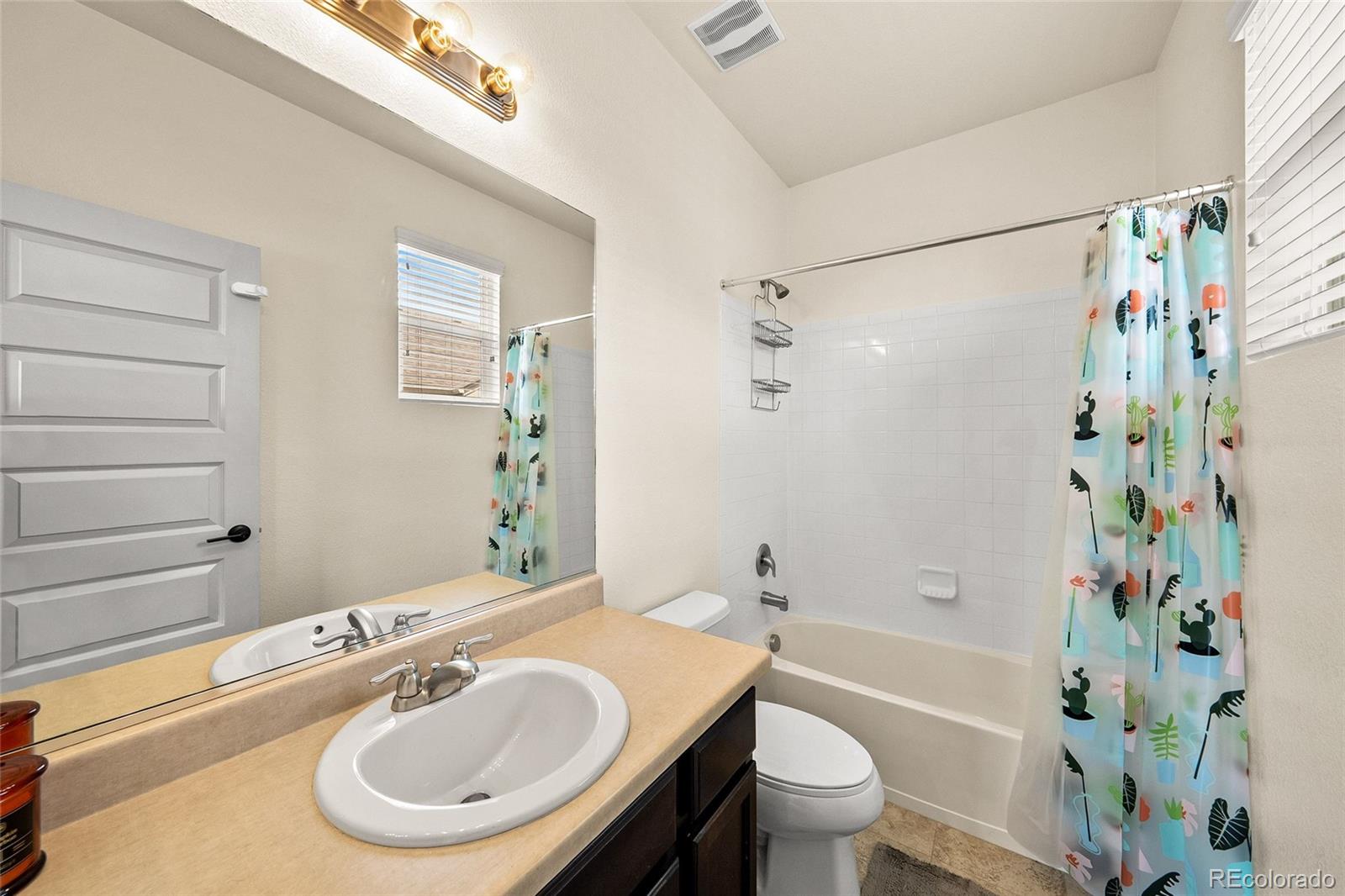 9943 Norfolk Street Commerce City CO 80022