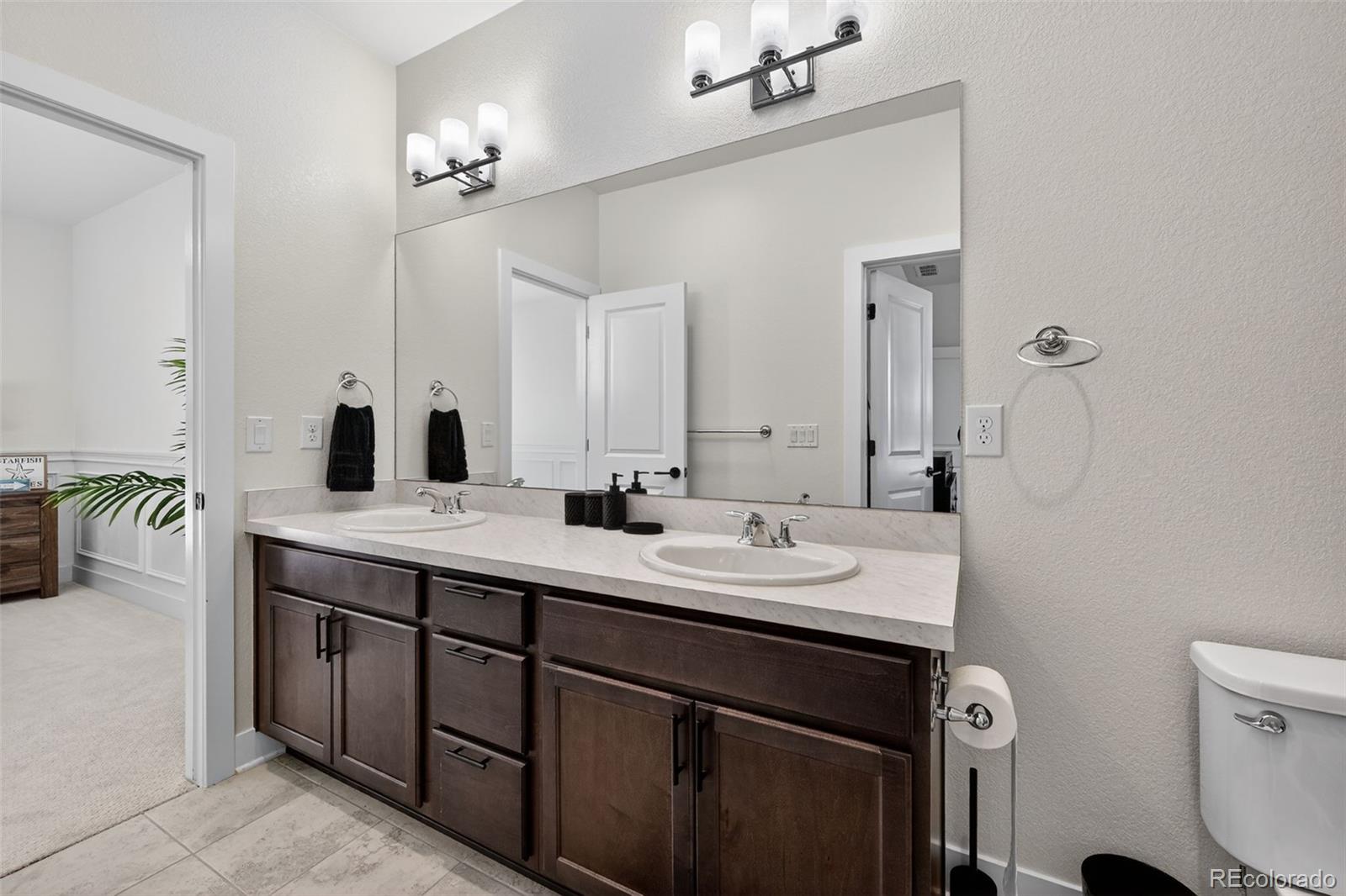 6810 S Valleyhead Court Aurora CO 80016