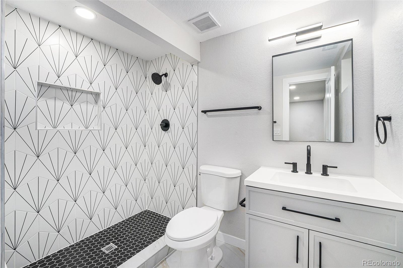 8236 W 71st Place Arvada CO 80004