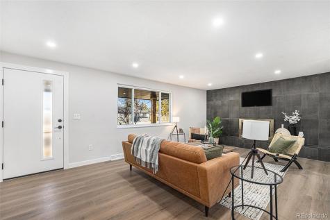 8236 W 71st Place Arvada CO 80004