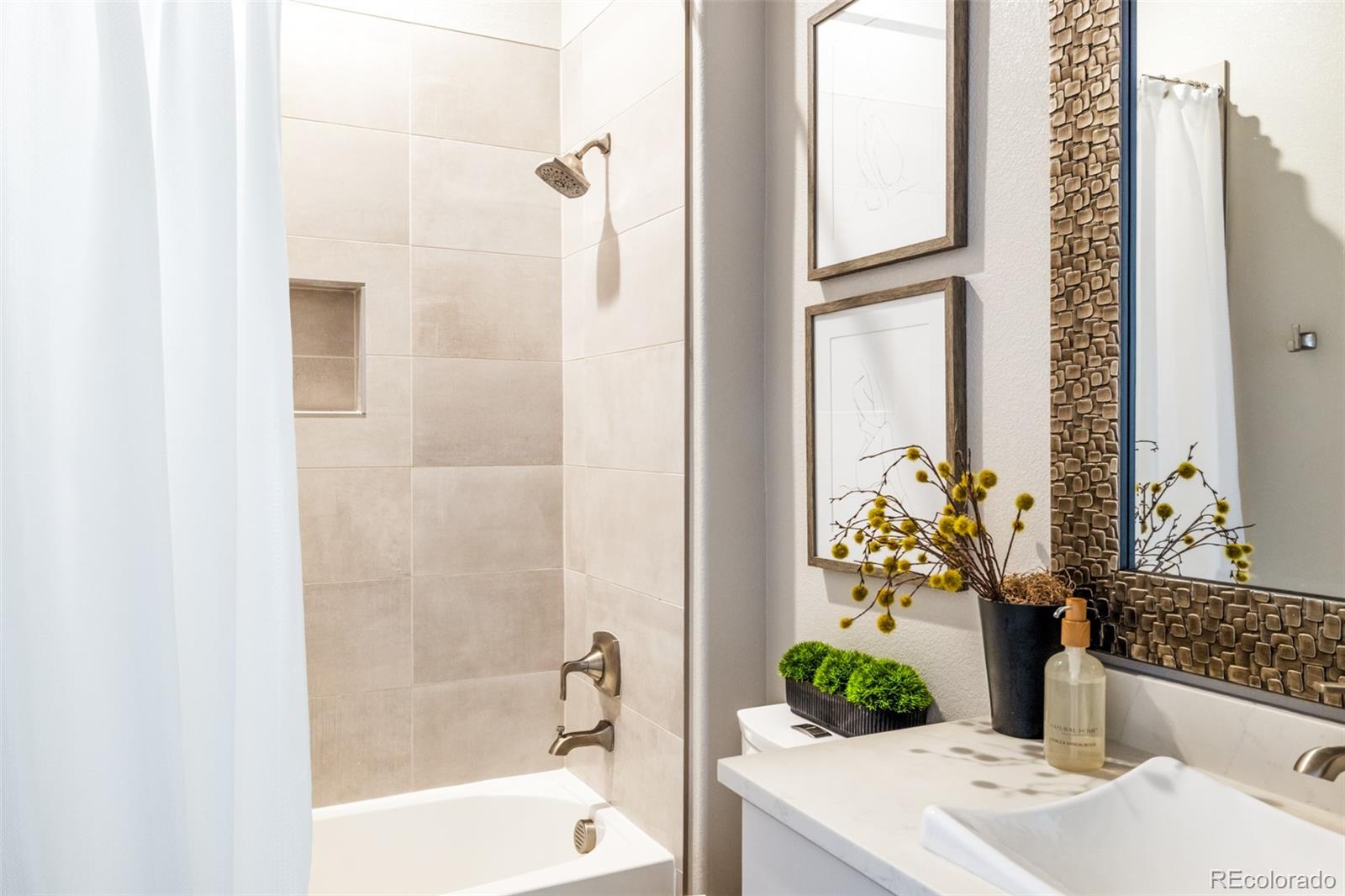 27681 E Lakeview Drive Aurora CO 80016