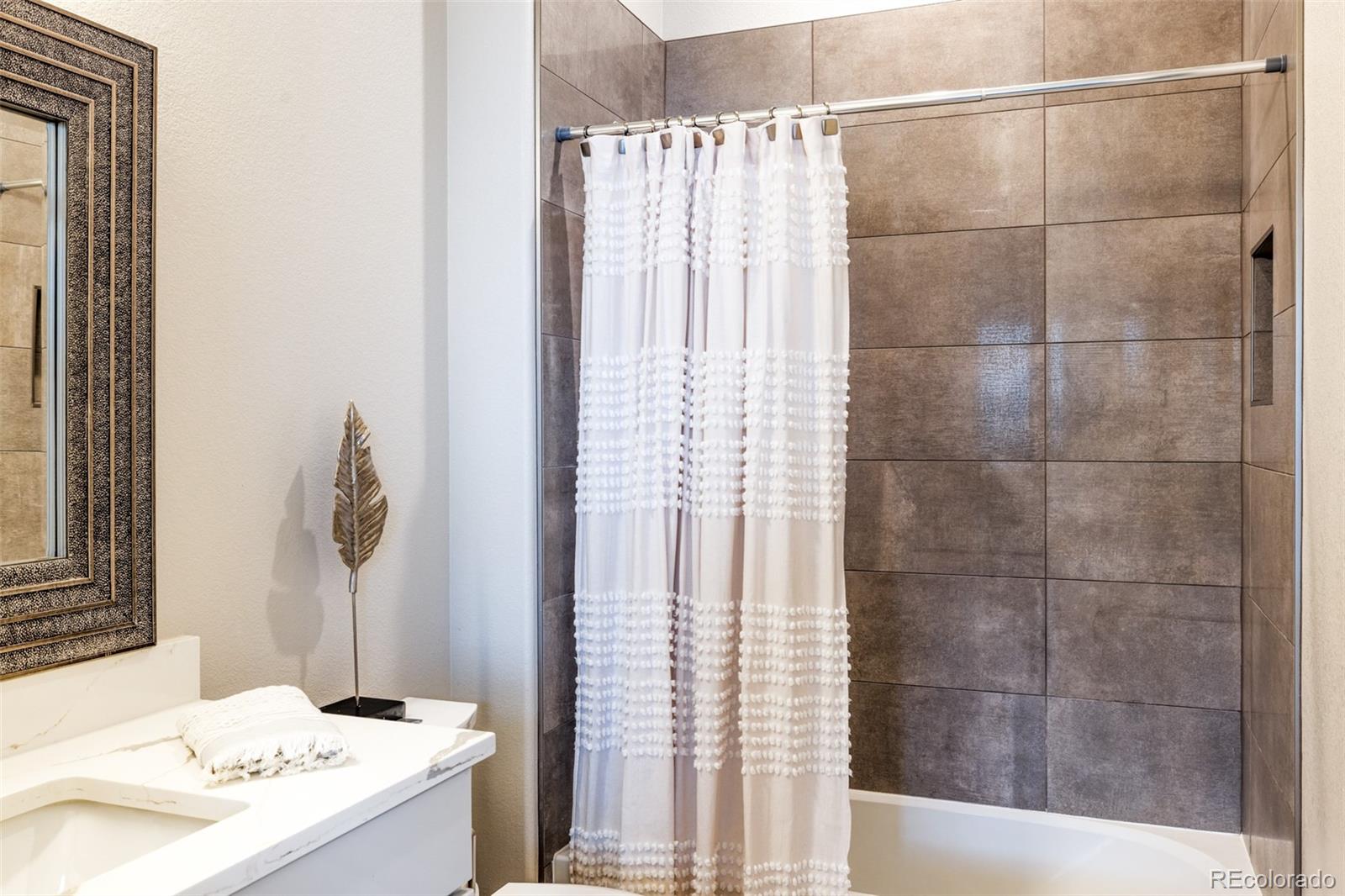 27681 E Lakeview Drive Aurora CO 80016