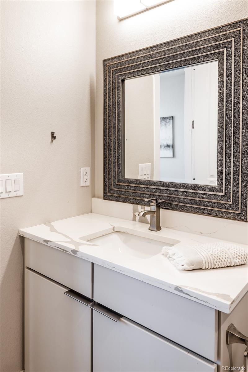 27681 E Lakeview Drive Aurora CO 80016