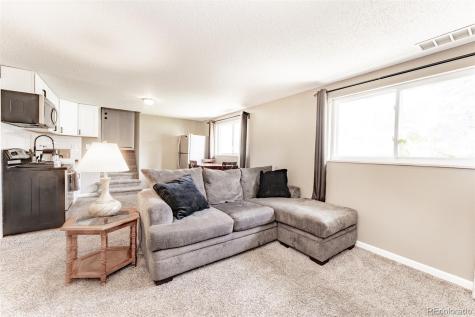 2202 Greenwich Circle Colorado Springs CO 80909