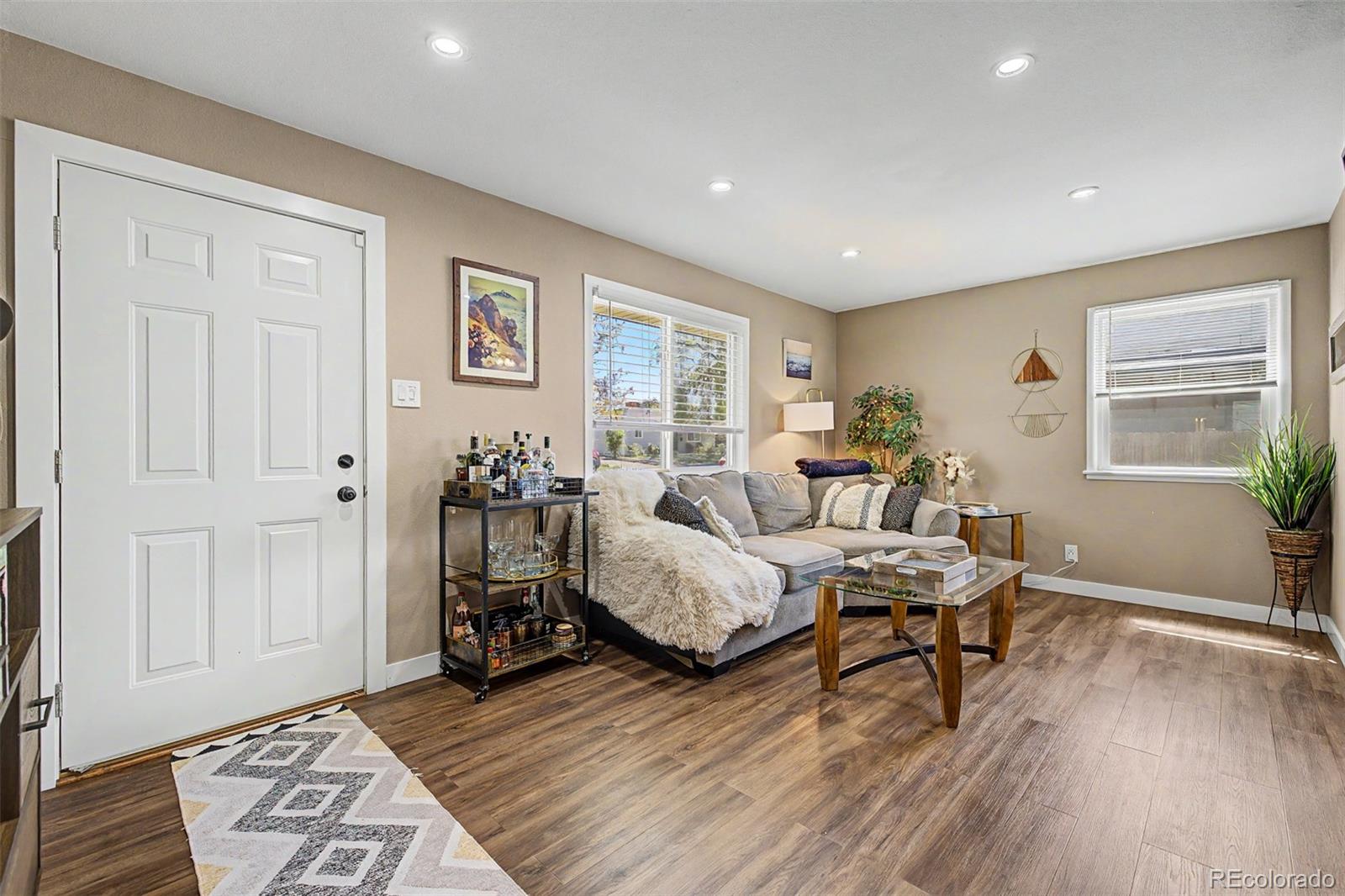 795 Ironton Street Aurora CO 80010