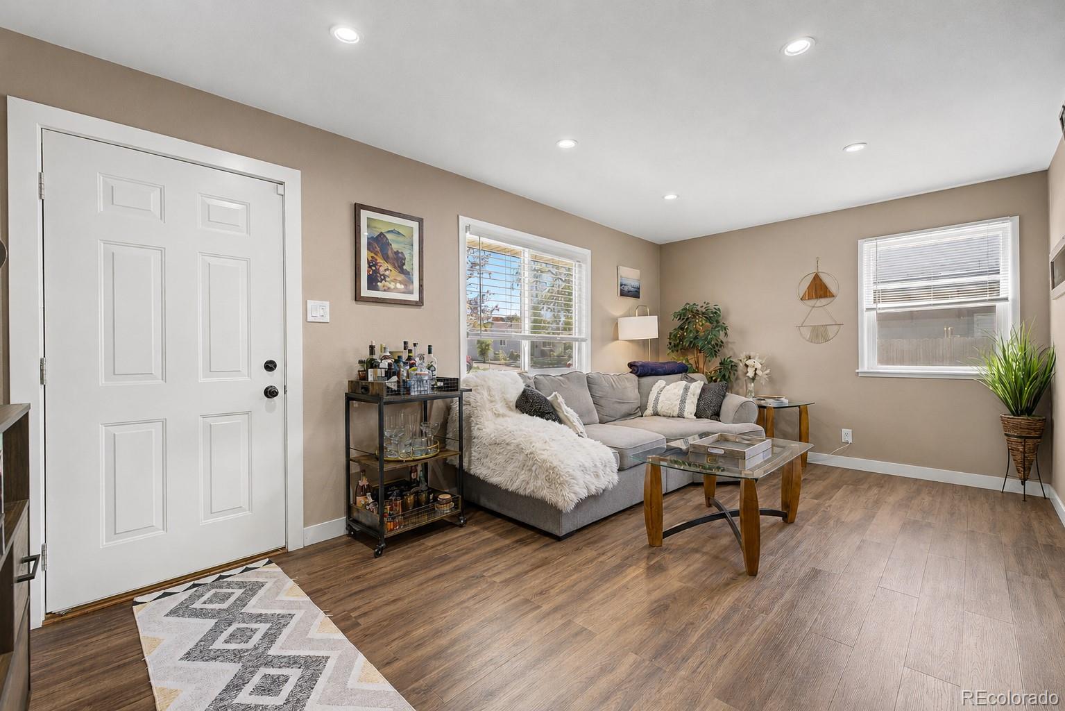 795 Ironton Street Aurora CO 80010