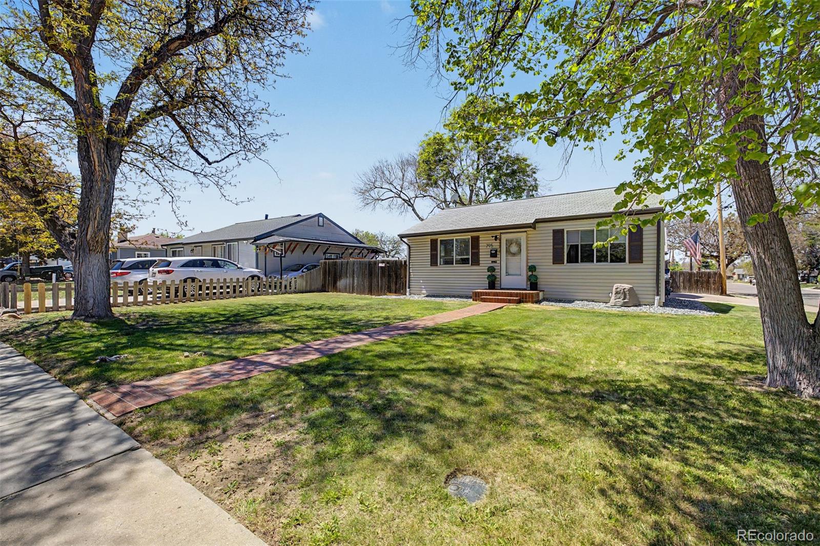795 Ironton Street Aurora CO 80010