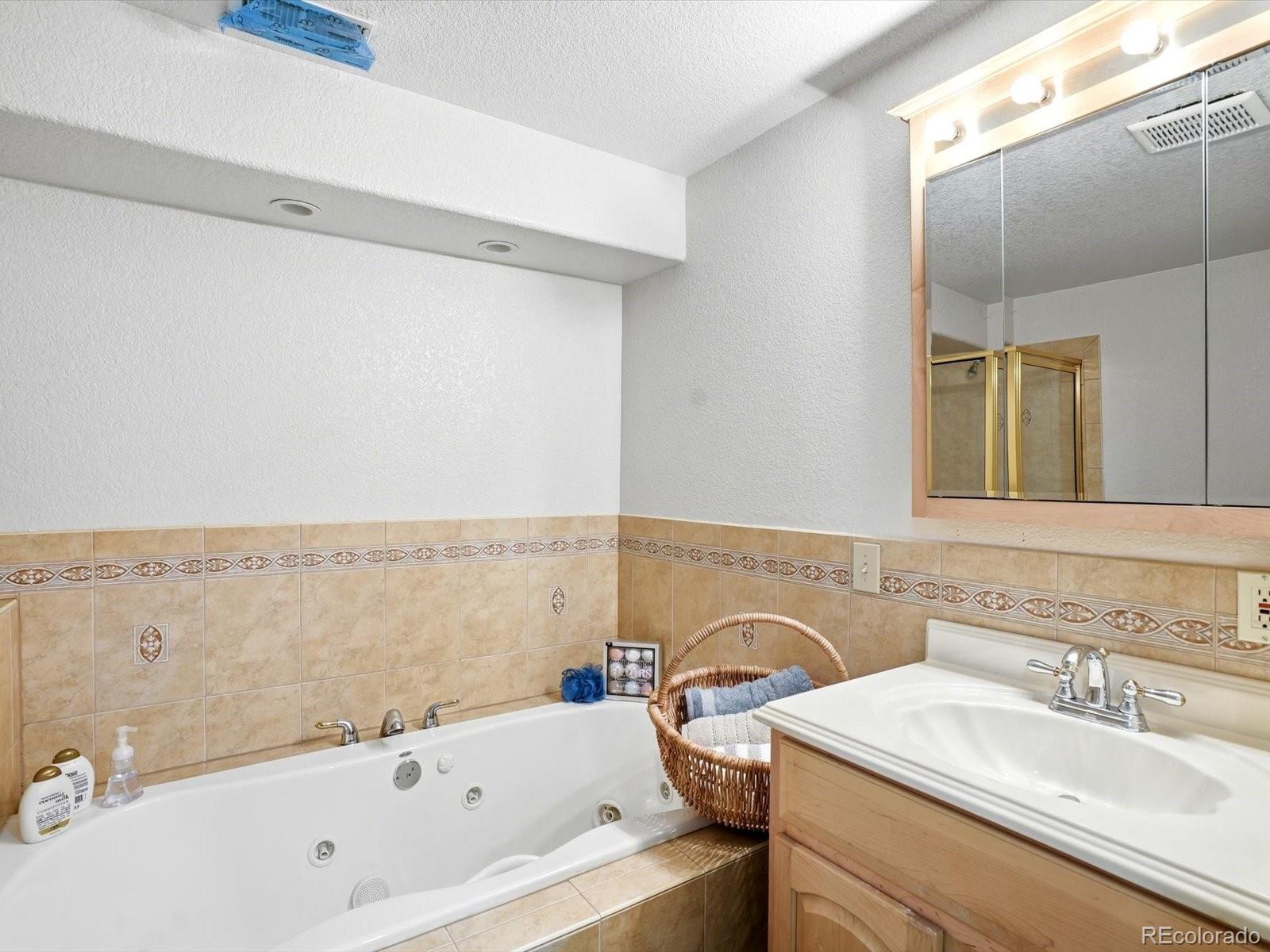 6638 W Hamilton Drive Lakewood CO 80227