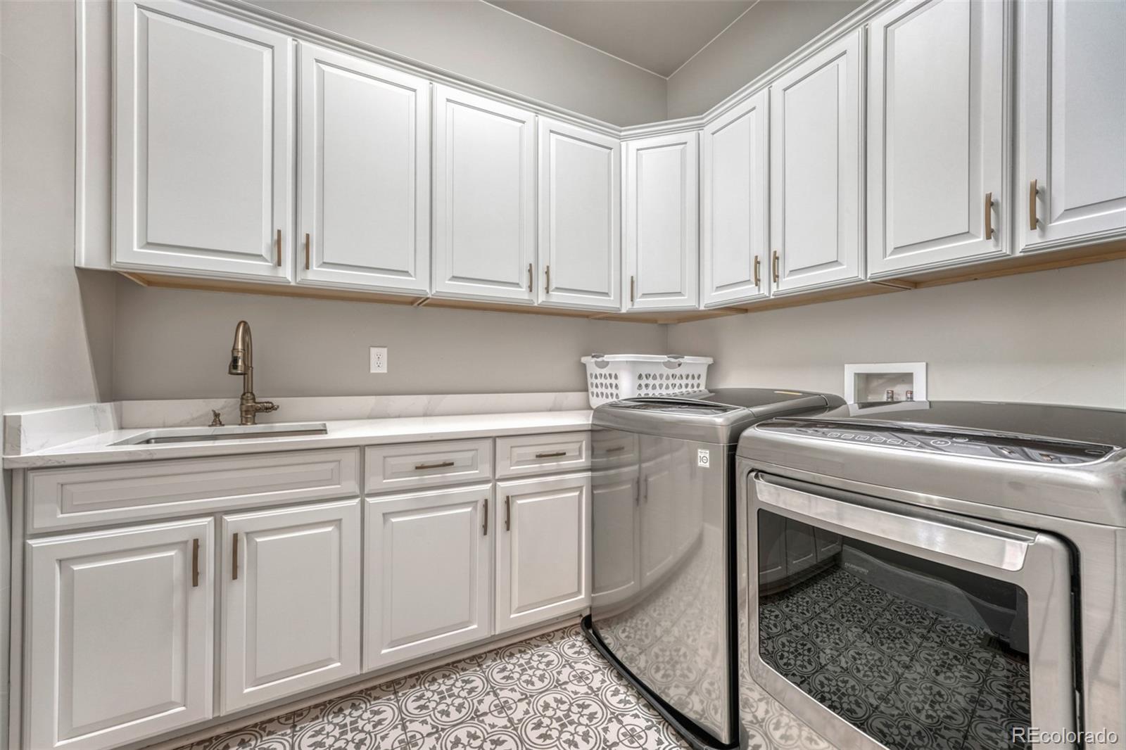 9876 Crimson Oak Court Parker CO 80134
