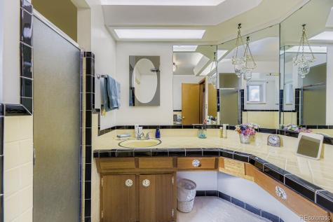 223 Nome Street Aurora CO 80010