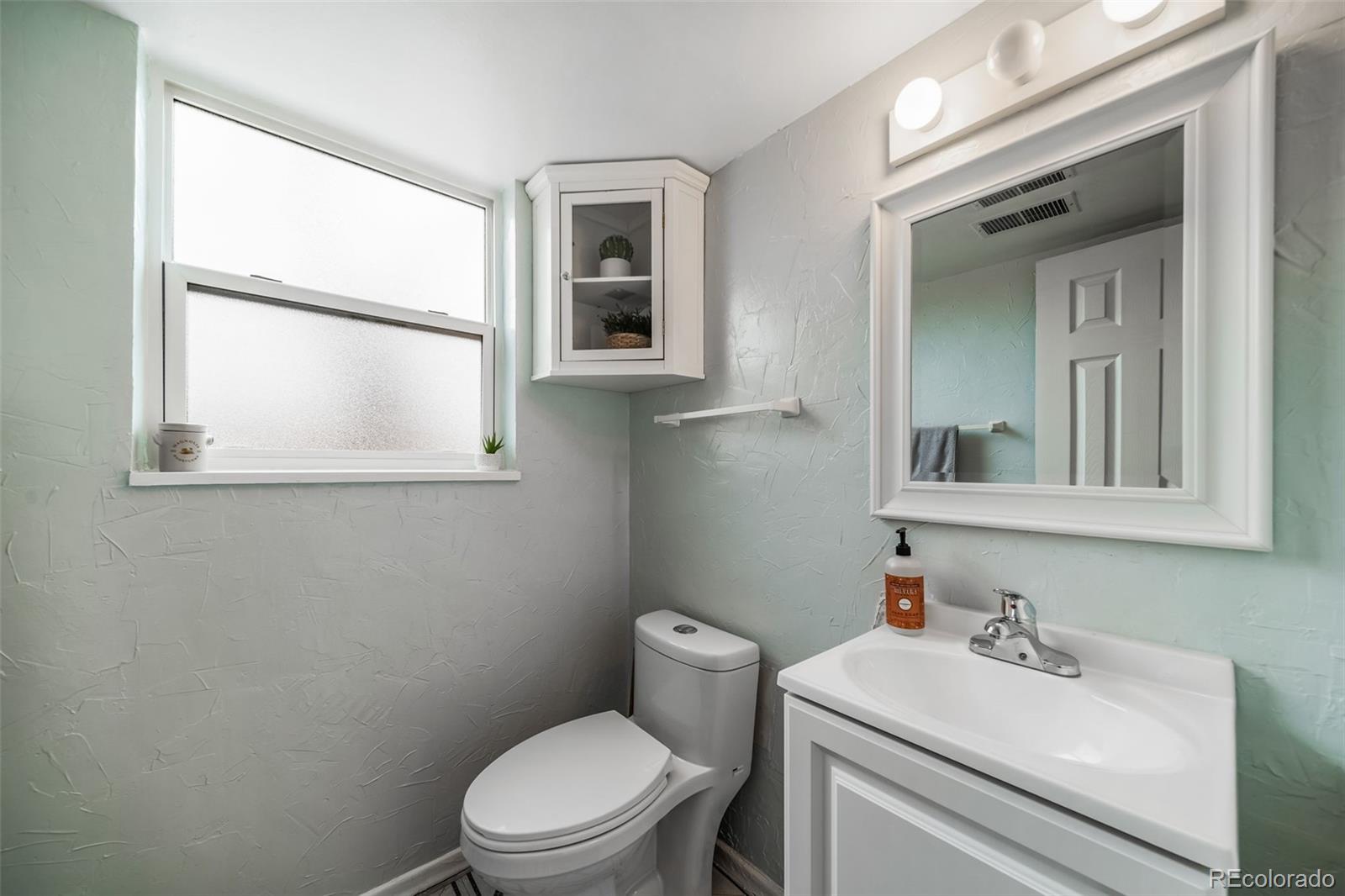 9837 W Arizona Avenue Lakewood CO 80232