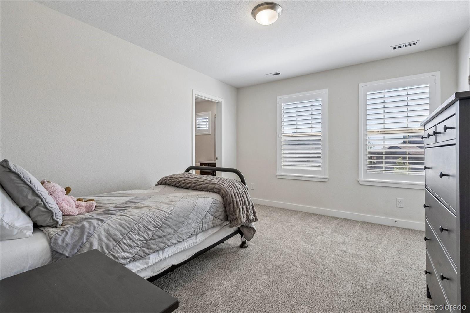 9555 Williamsburg Street Littleton CO 80125