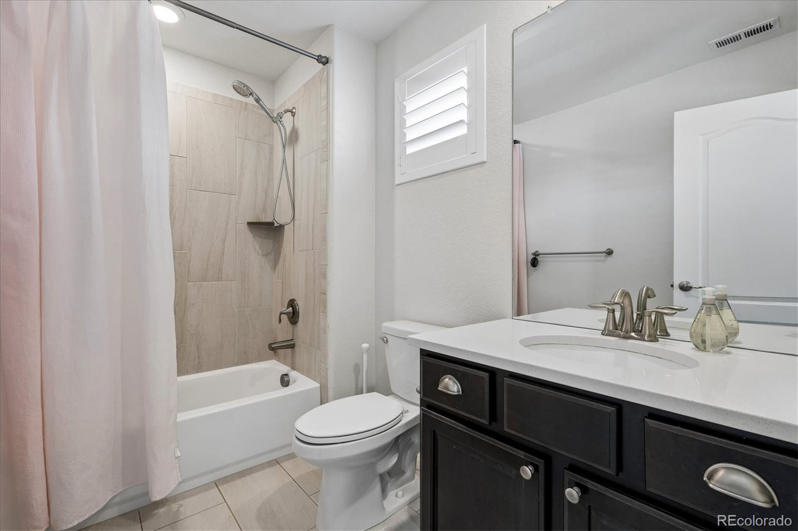 9555 Williamsburg Street Littleton CO 80125