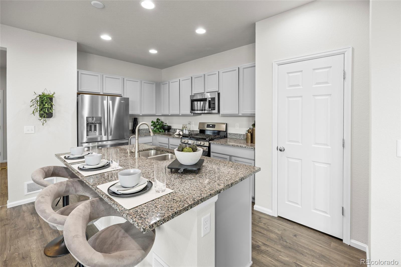 6643 N Danube Way Denver CO 80249