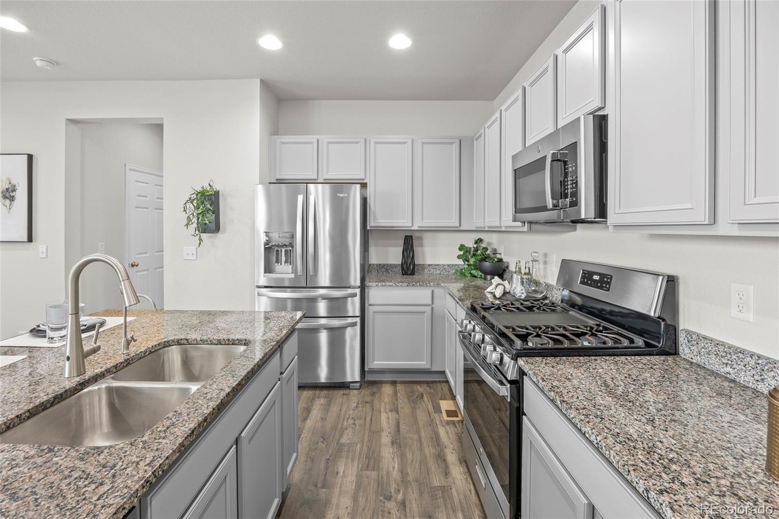 6643 N Danube Way Denver CO 80249