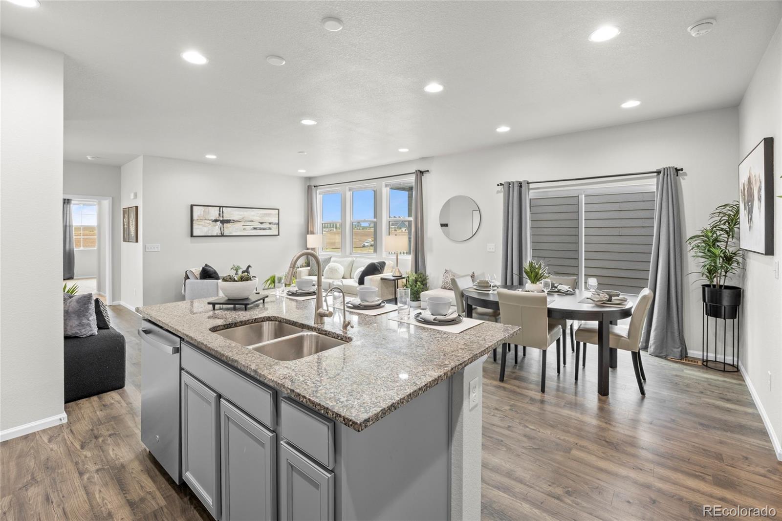 6643 N Danube Way Denver CO 80249