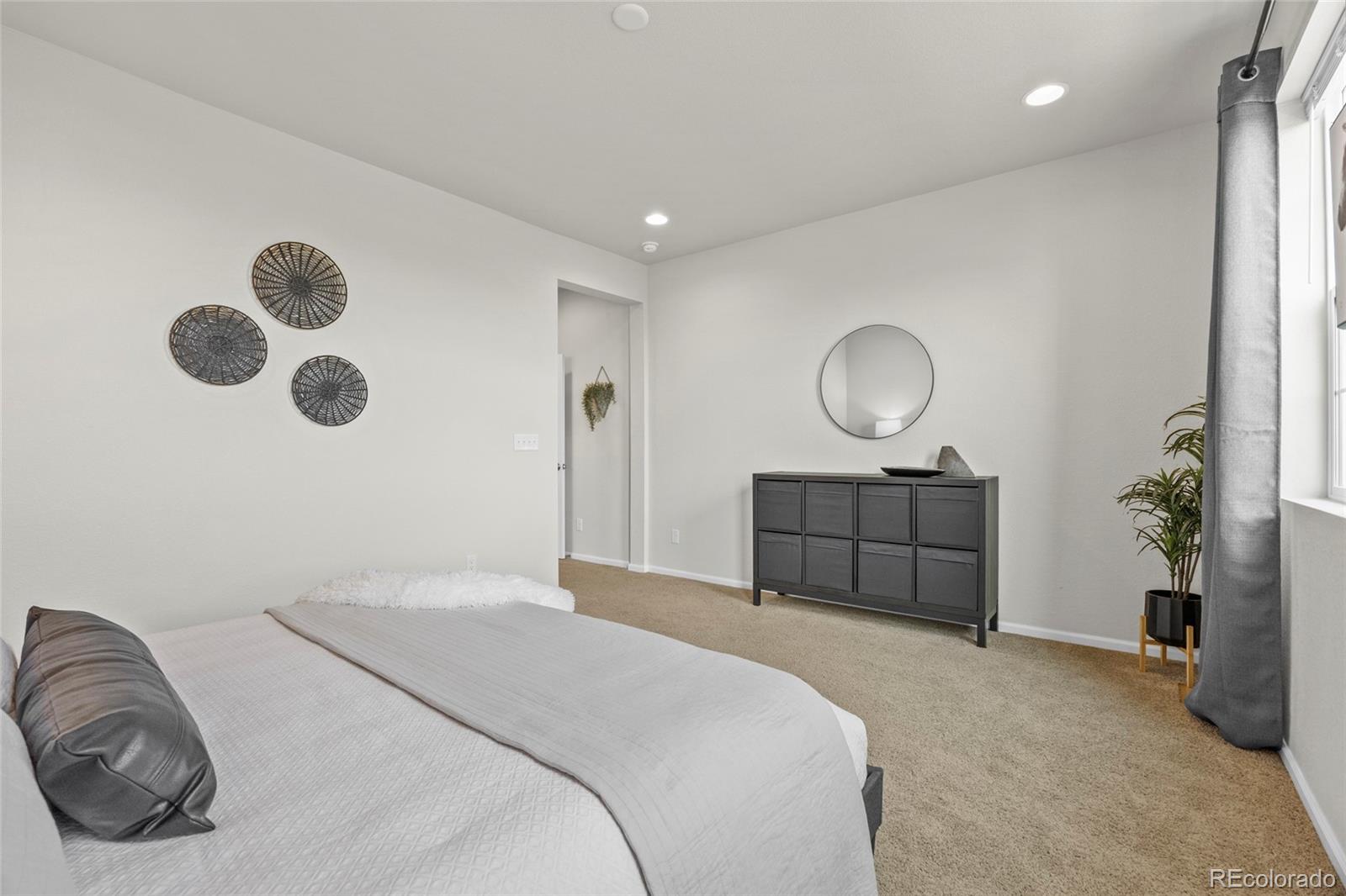 6643 N Danube Way Denver CO 80249