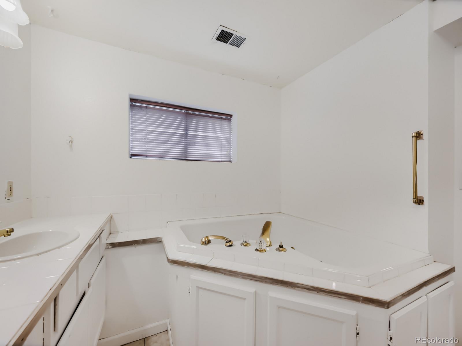 247 Wadsworth Circle Longmont CO 80504