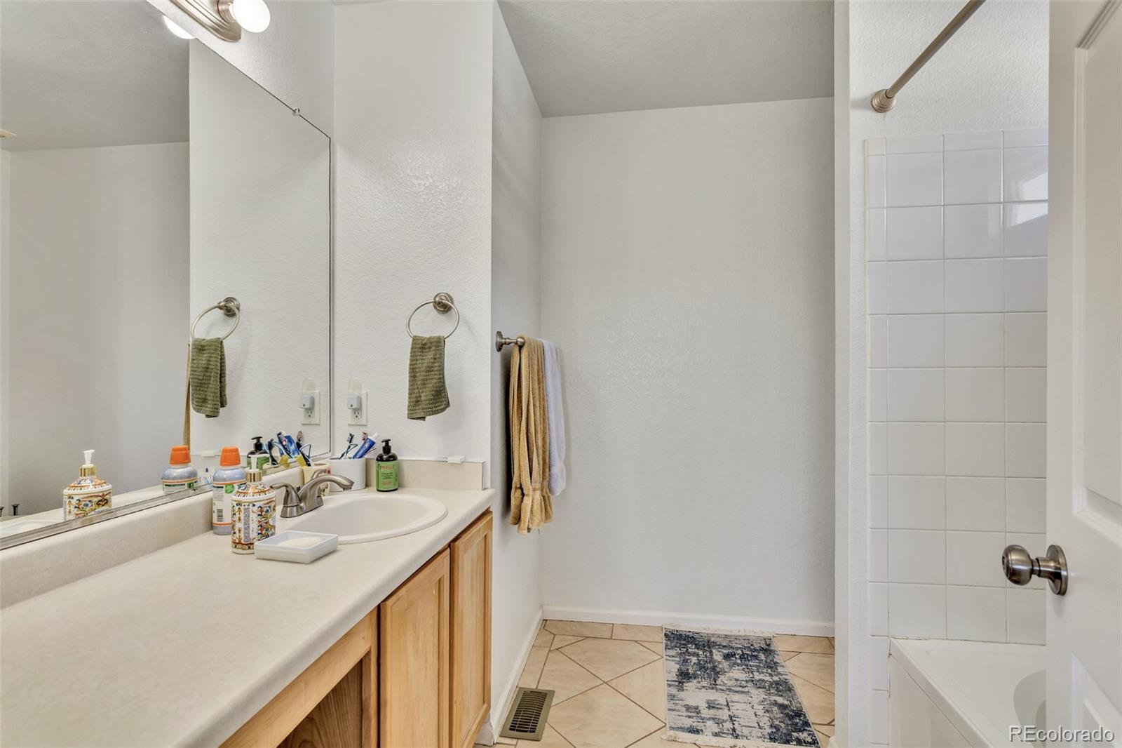 4087 E Orleans Court Denver CO 80249