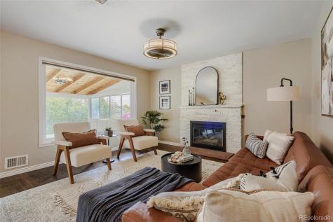 910 E Briarwood Circle Centennial CO 80122