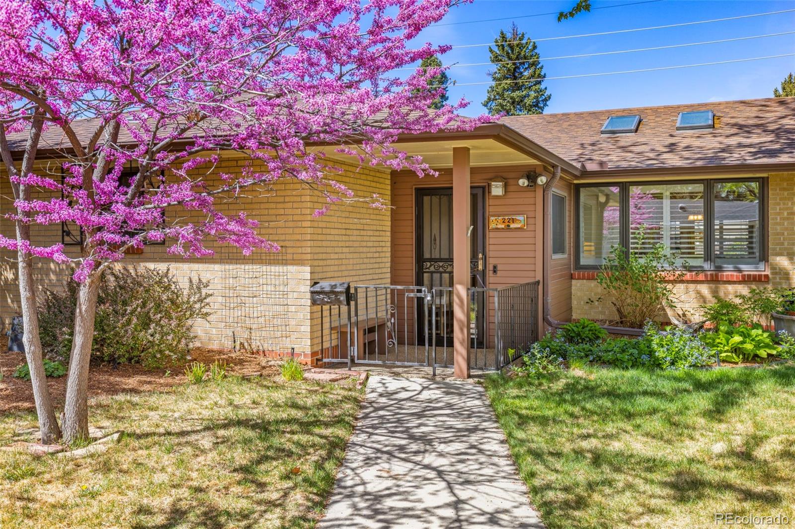 221 Magnolia Street Denver CO 80220