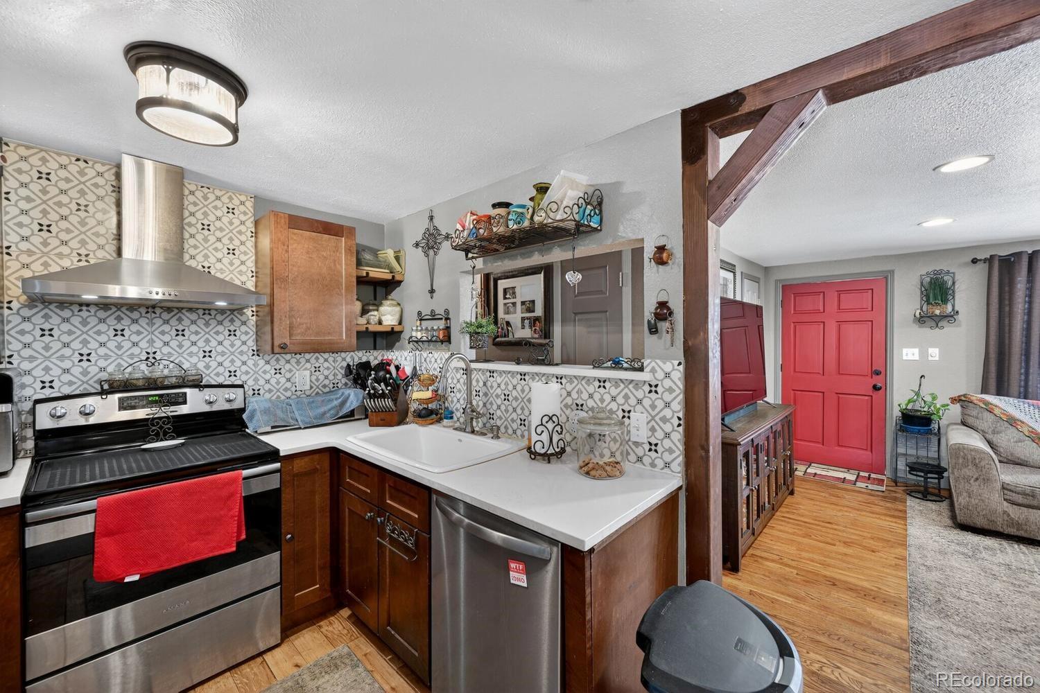 5961 E 81st Avenue Dupont CO 80024