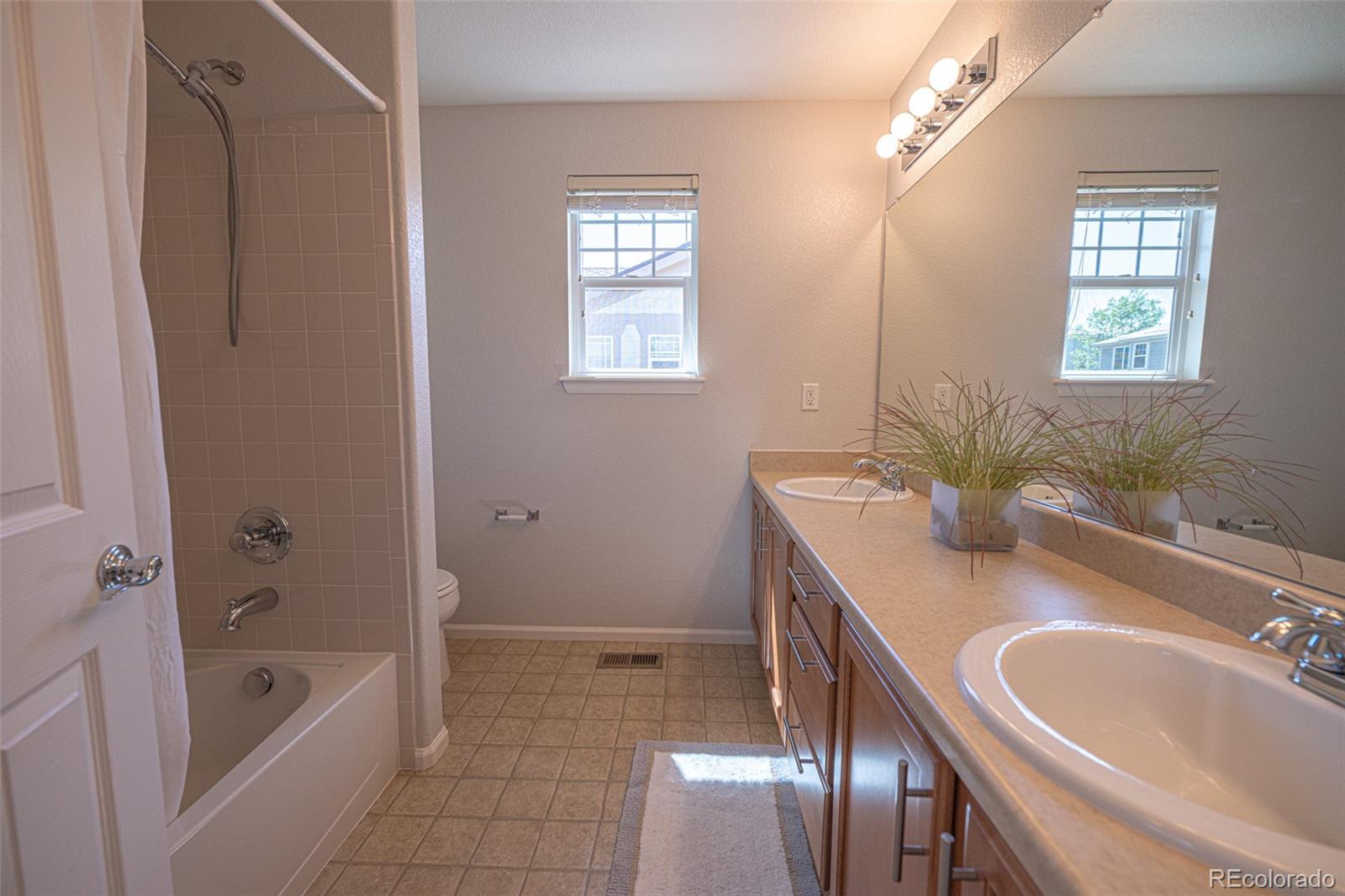 24643 E Whitaker Drive Aurora CO 80016
