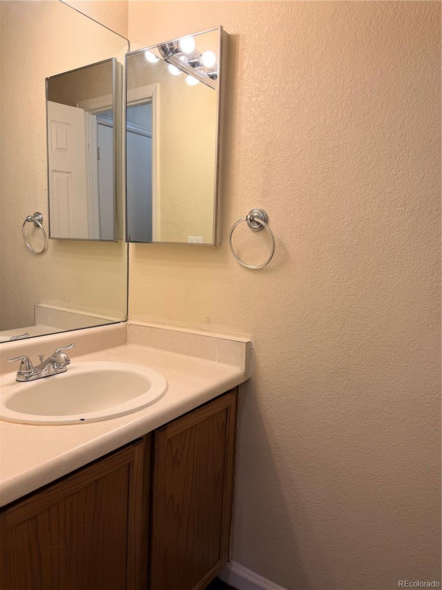 19106 E Carmel Circle Aurora CO 80011