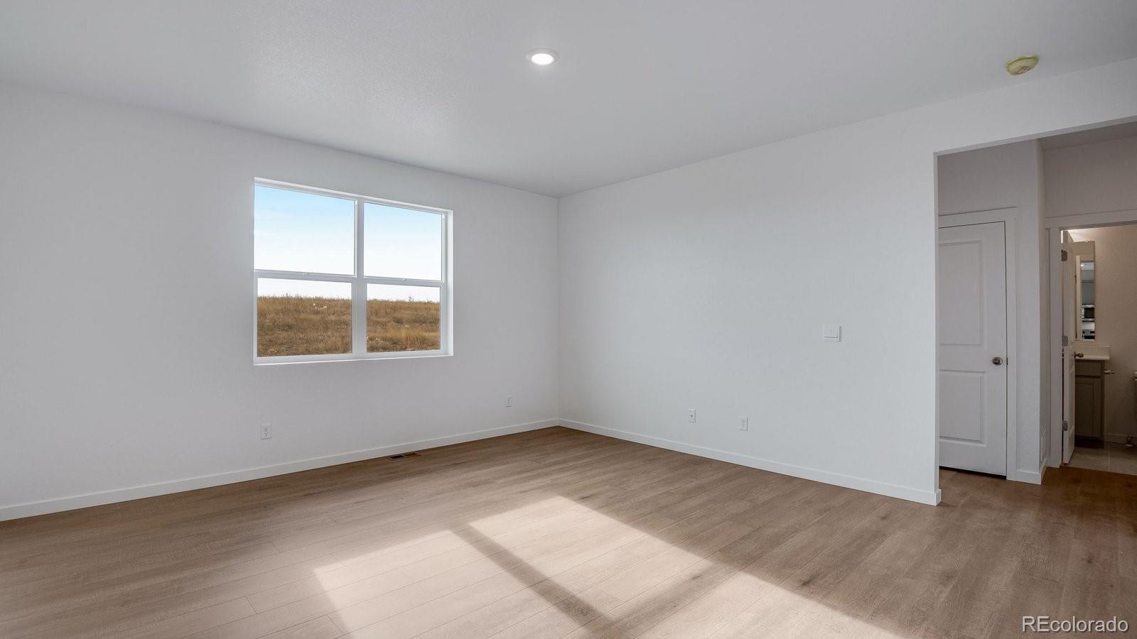 9855 Ceylon Court Commerce City CO 80022