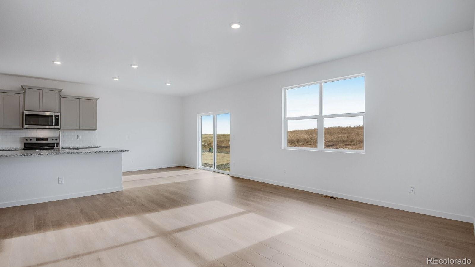 9855 Ceylon Court Commerce City CO 80022