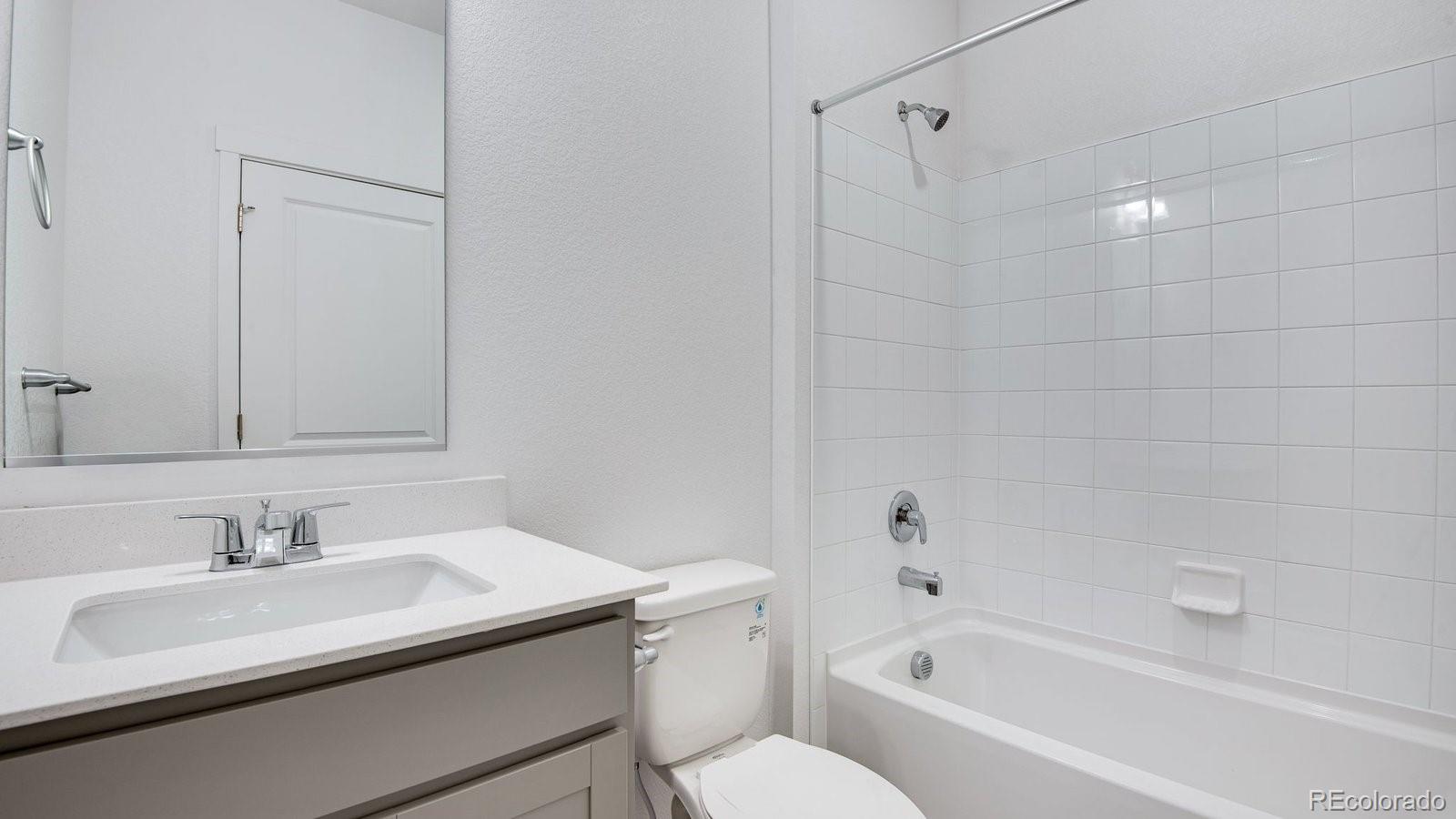 9855 Ceylon Court Commerce City CO 80022