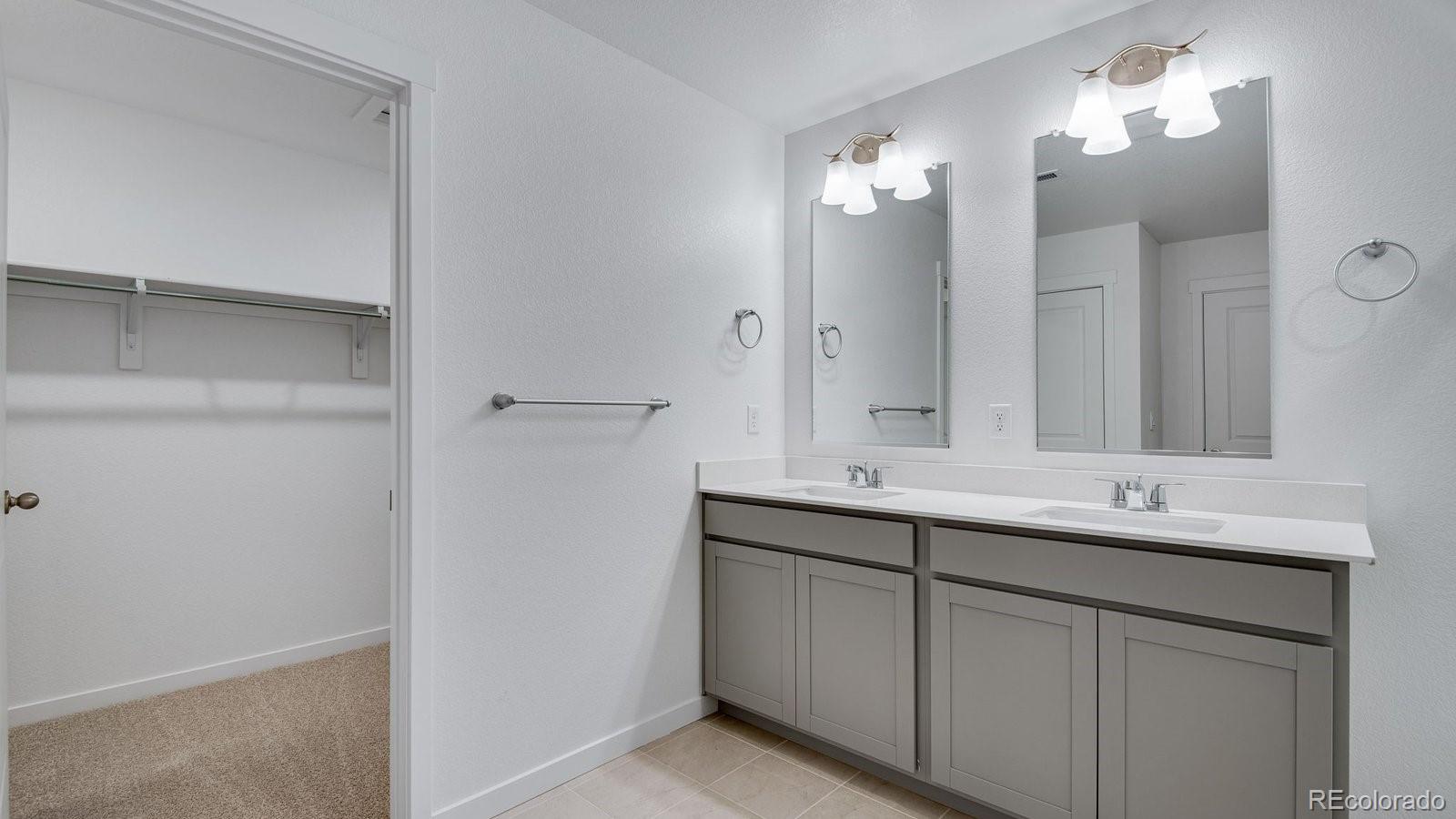 9855 Ceylon Court Commerce City CO 80022