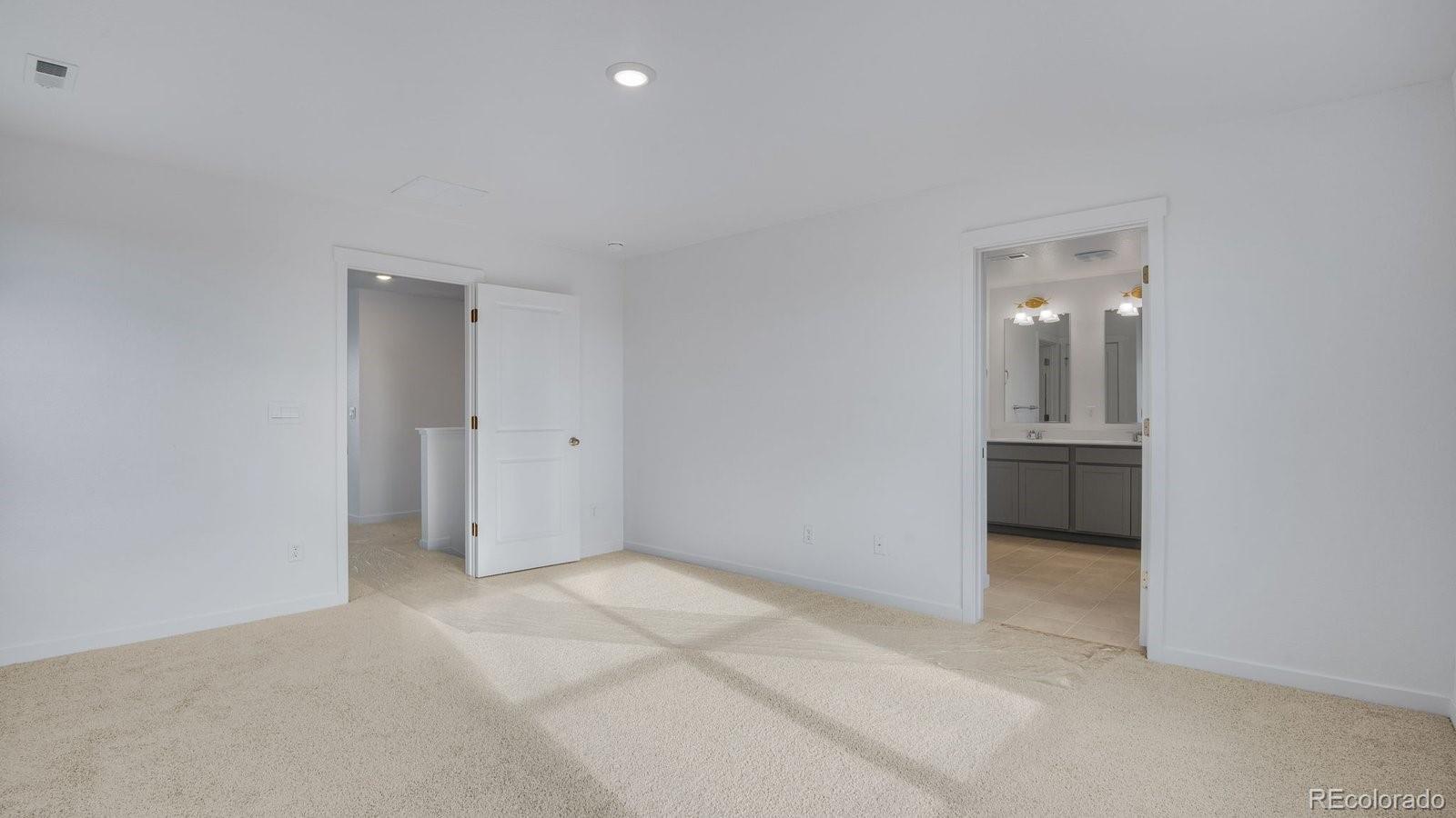 9855 Ceylon Court Commerce City CO 80022