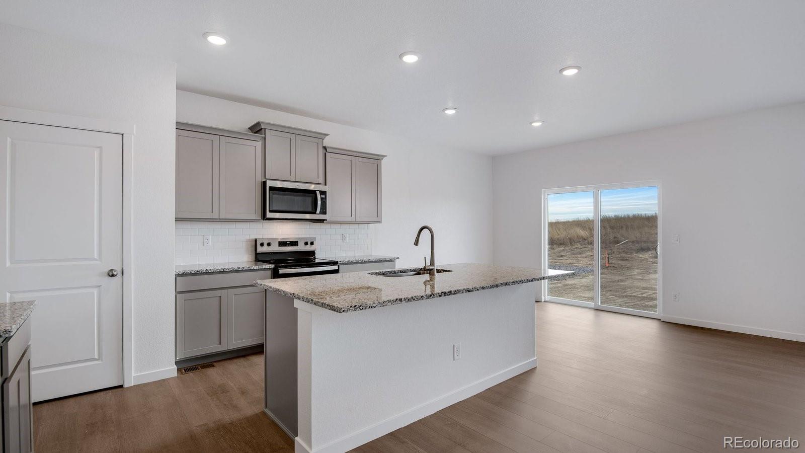 9855 Ceylon Court Commerce City CO 80022