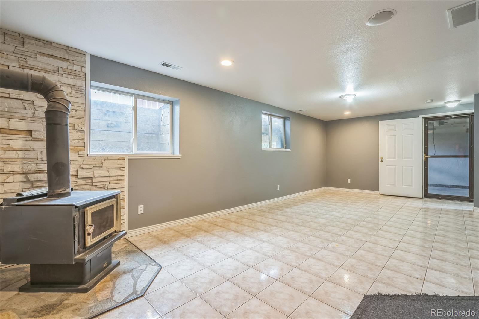 18 Clover Circle Colorado Springs CO 80906
