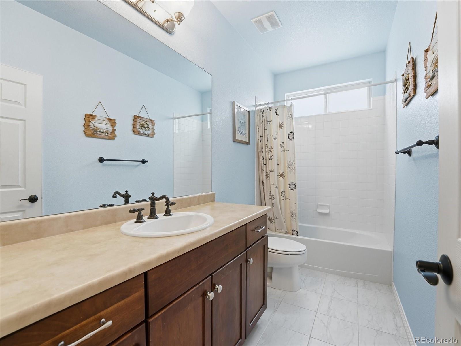6945 S Robertsdale Way Aurora CO 80016
