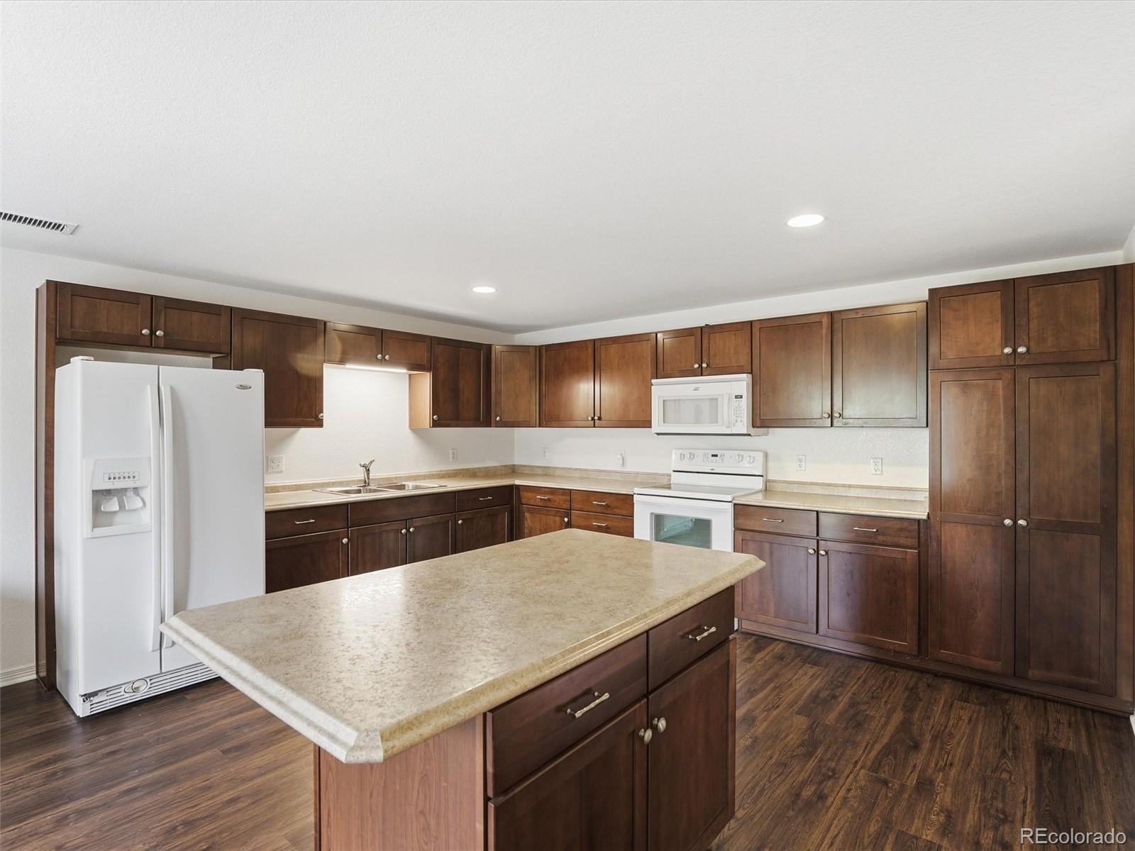 6945 S Robertsdale Way Aurora CO 80016