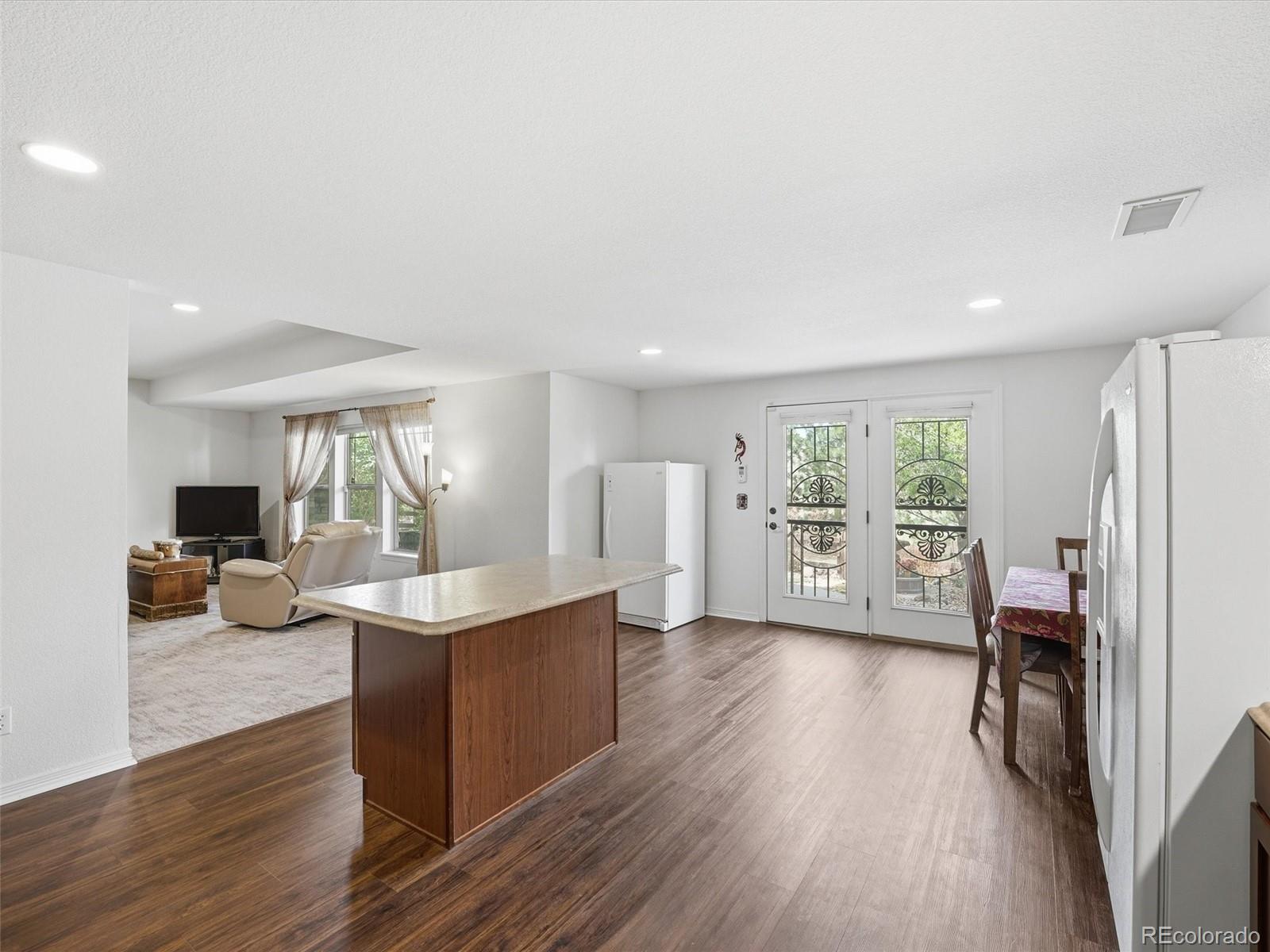 6945 S Robertsdale Way Aurora CO 80016