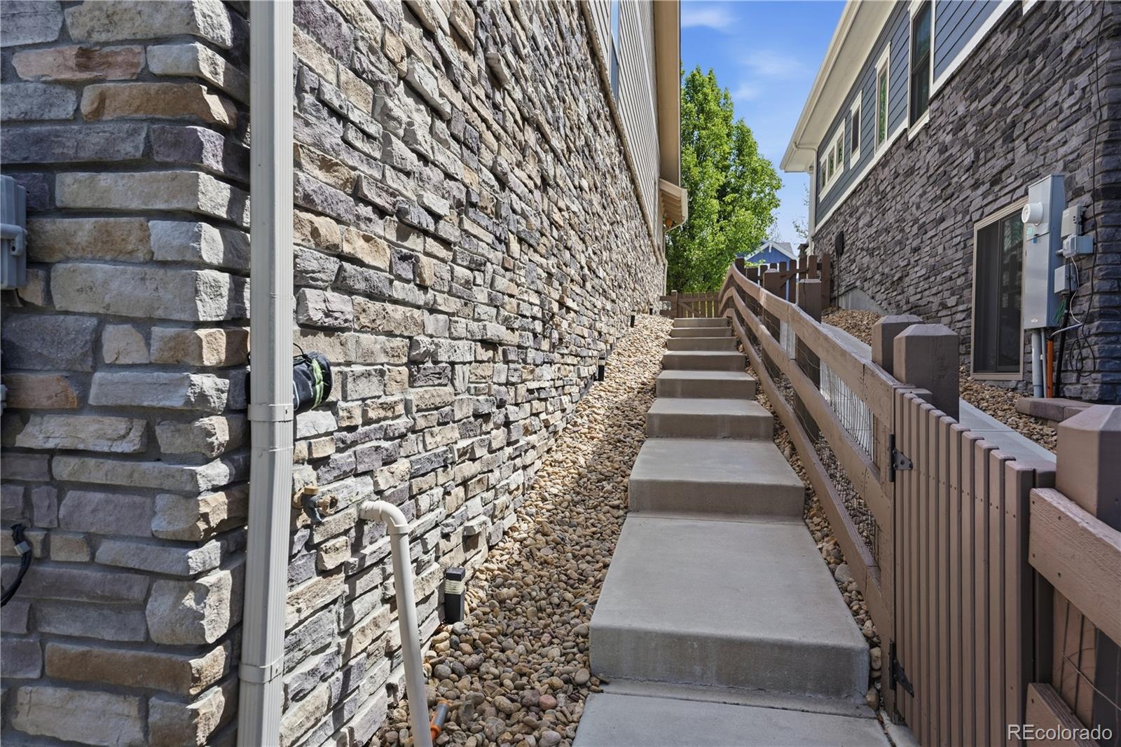 6945 S Robertsdale Way Aurora CO 80016