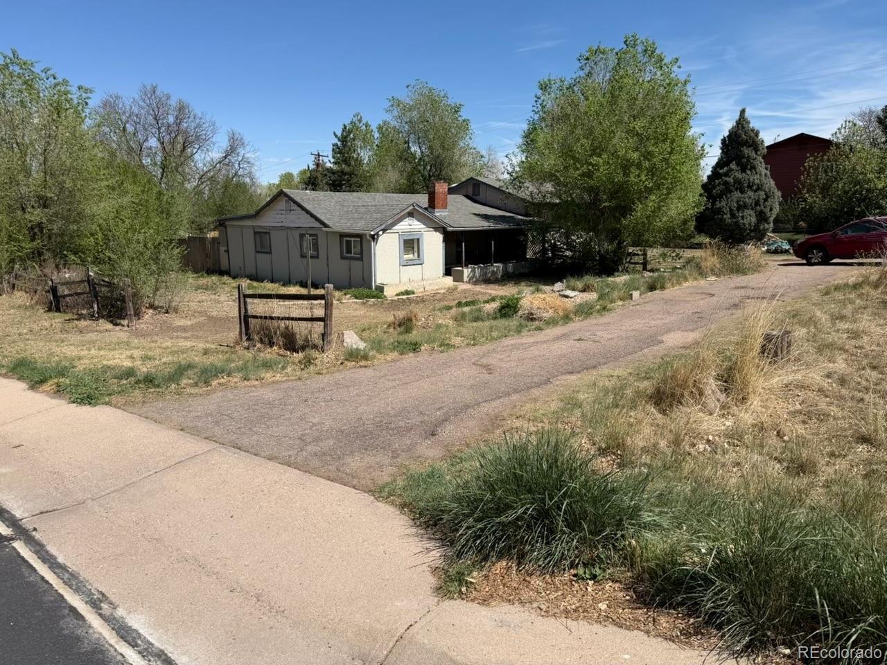 492 S Owens Street Lakewood CO 80226